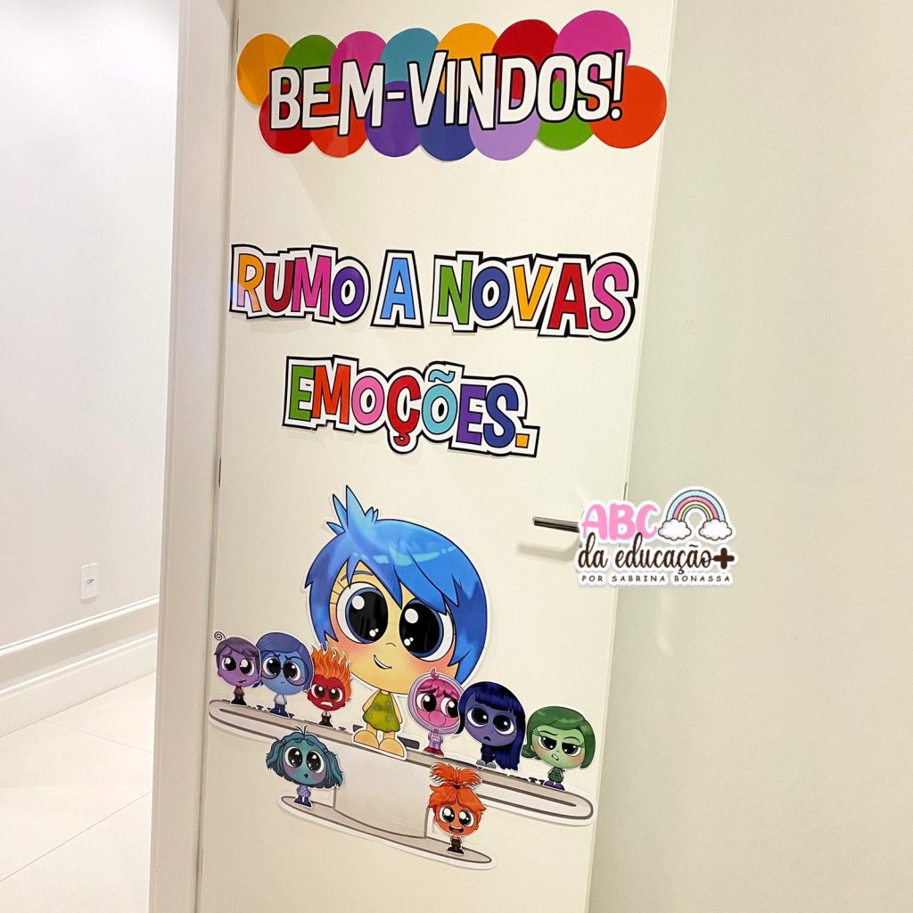 Painel de Porta Volta às aulas Divertida Mente Loja ABC da Educação