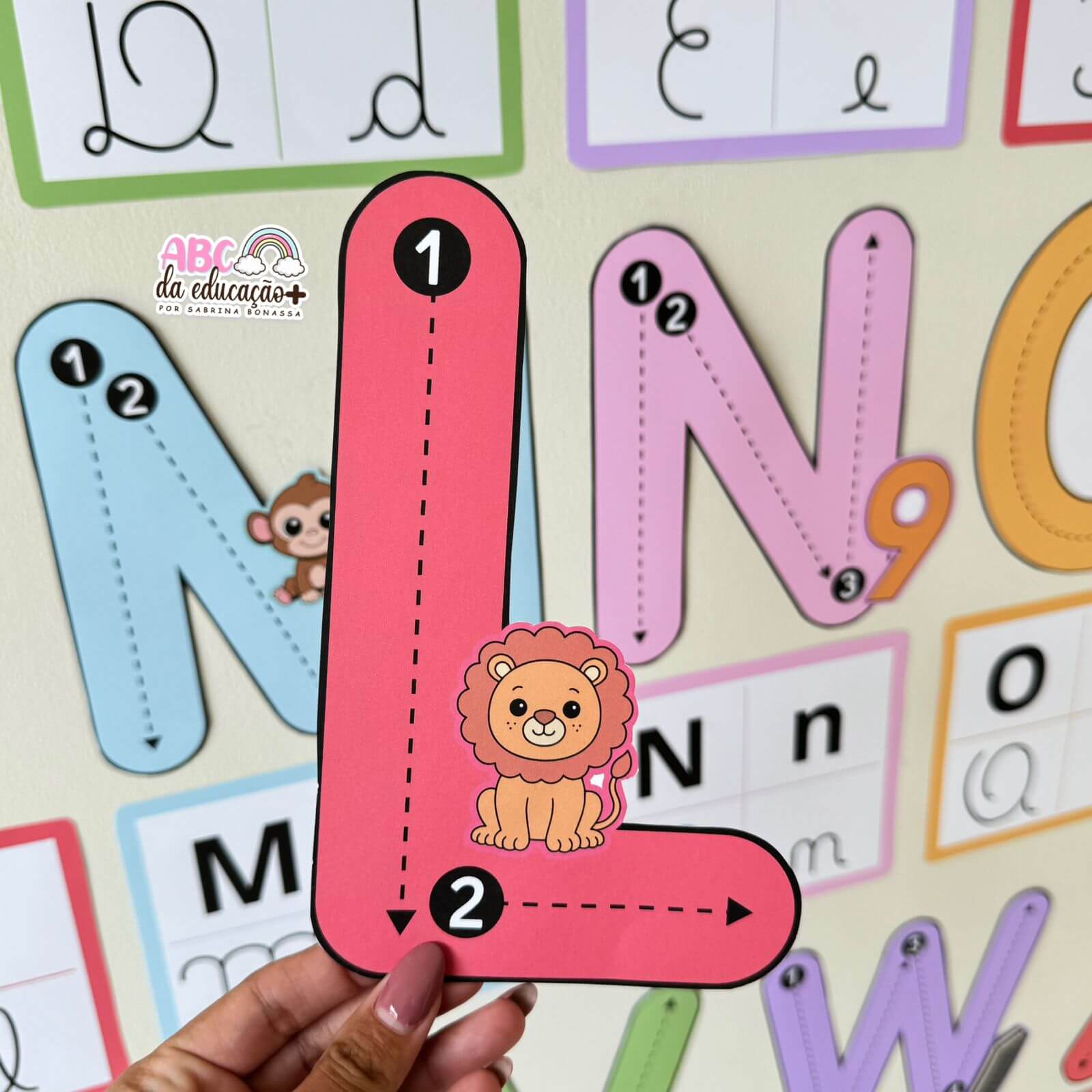 Alfabeto Tracejado de Parede Ilustrado - Imagem 6