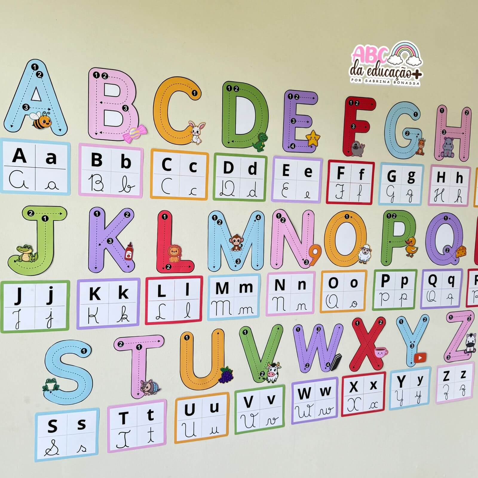 Alfabeto Tracejado de Parede Ilustrado