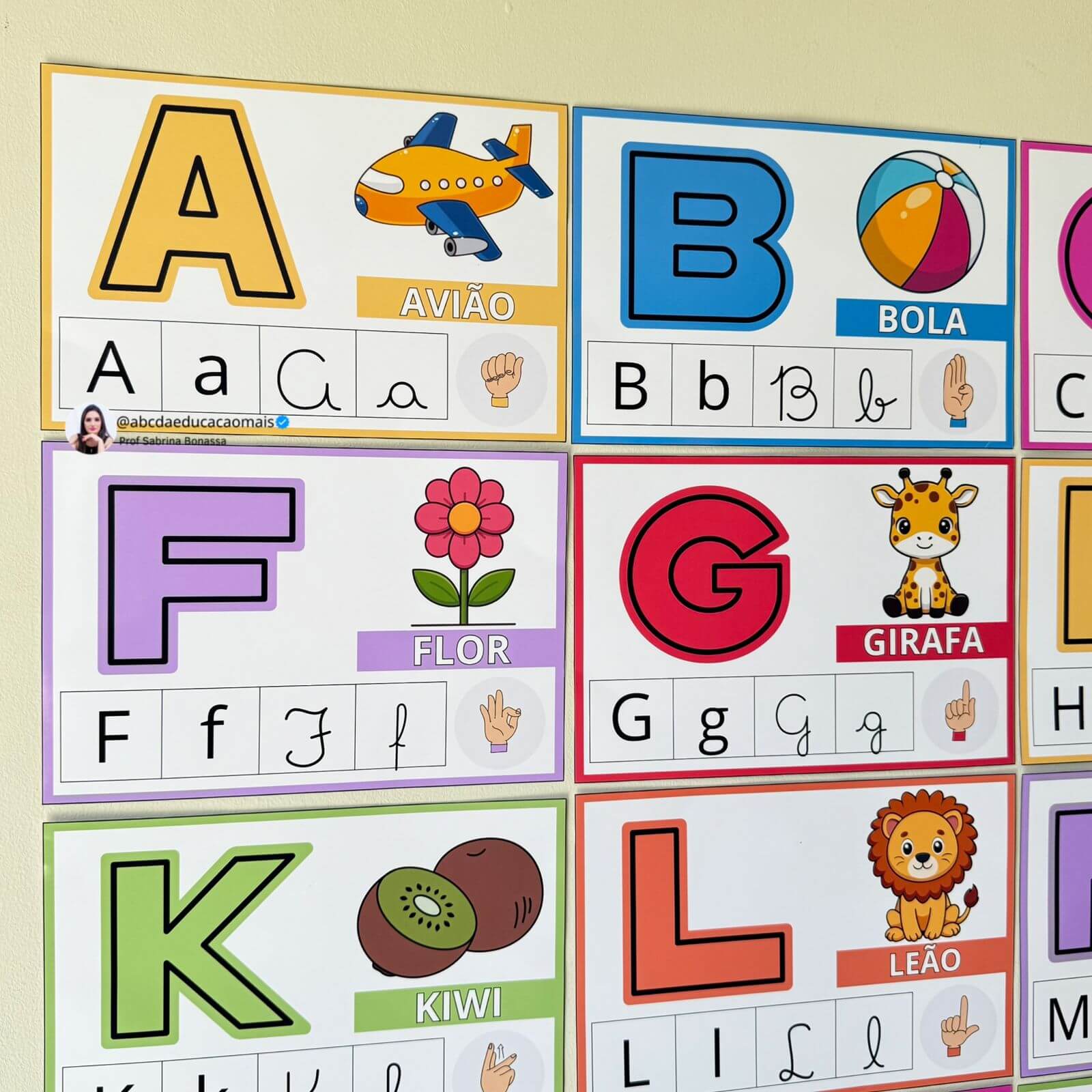 Alfabeto de Parede Inclusivo com Libras e os 4 Tipos de Letra - Imagem 8