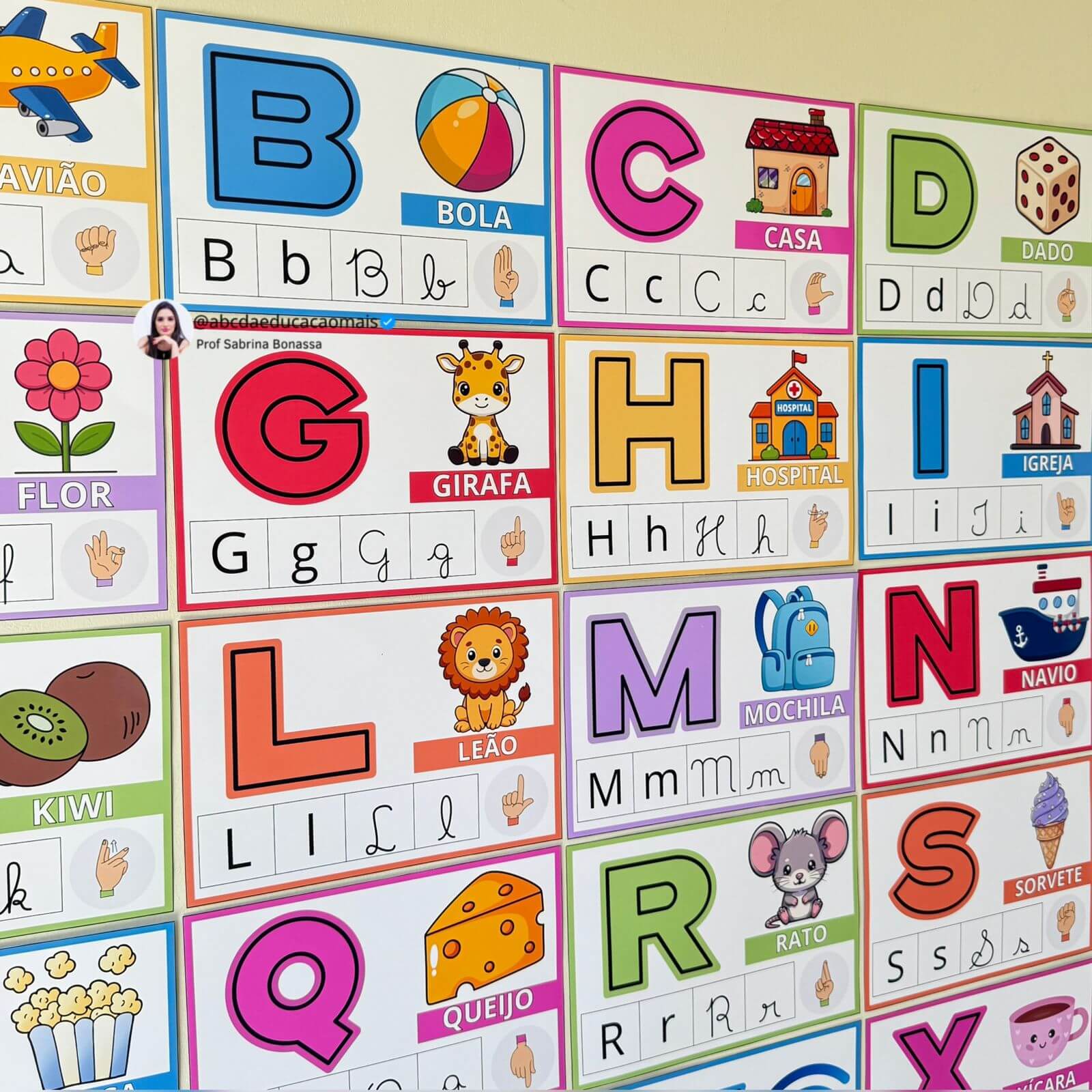 Alfabeto de Parede Inclusivo com Libras e os 4 Tipos de Letra - Imagem 5