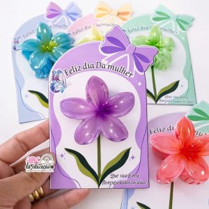 Cartão Dia das Mulheres com Piranha Flor